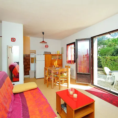 Apartment Les Mas De La Garrigue I Et Ii-6 By Interhome